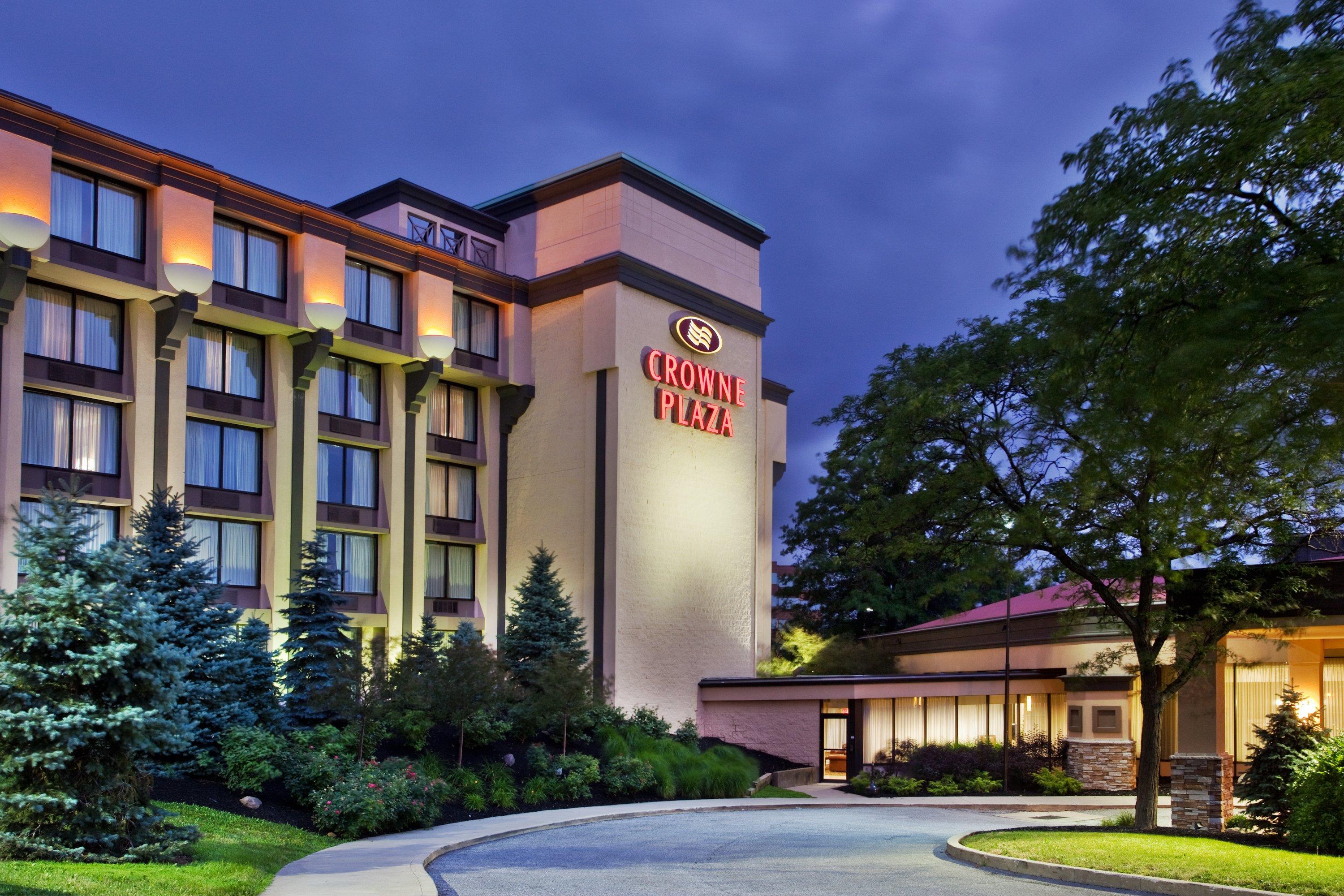 Ramada By Wyndham Cleveland Independence Hotel Exterior photo